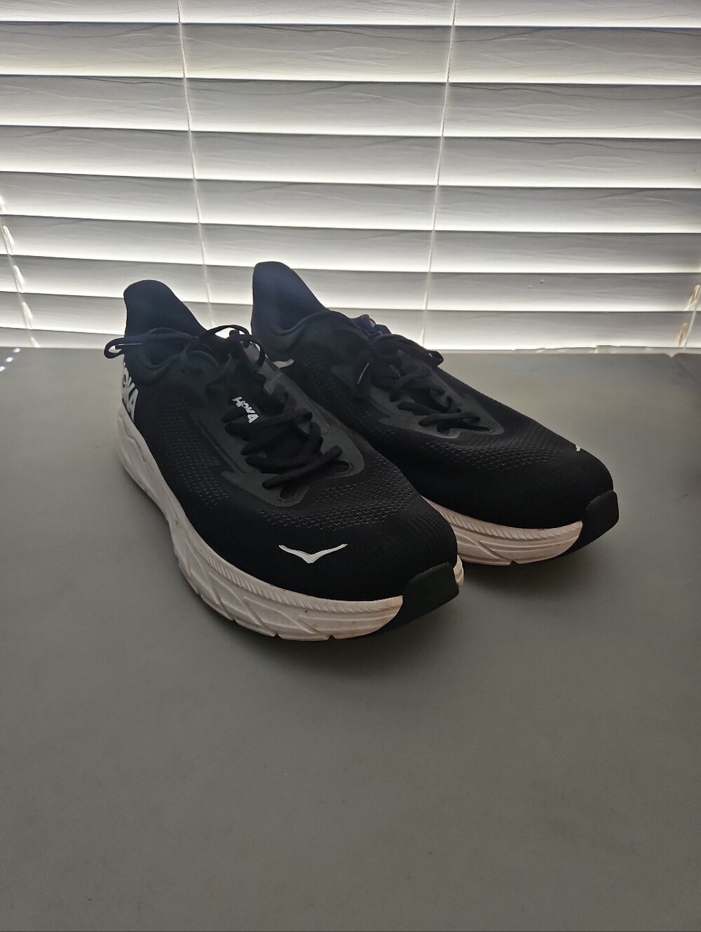 Hoka One One Arahi 7 Men's Size 15 Wide 2E Black White Running Shoes BWHT